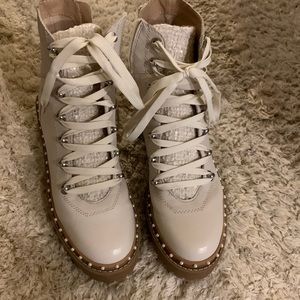 Steve Madden bone colored boots with zippers